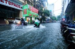 Thời tiết ngày 15/9: Bắc Bộ, Trung Trung Bộ, Tây Nguyên và Nam Bộ có mưa rào và dông