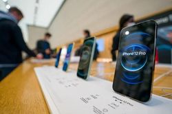 Apple cập nhật phiên bản mới cho iPhone 12 tại Pháp