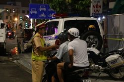 Công an hóa trang kiểm tra nồng độ cồn, ma túy ở Bình Thuận