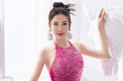 Hoa hậu Trịnh Thanh Hồng từng gặp nhiều áp lực, luôn nhắc bản thân phải tỉnh táo