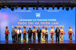 Trao giải thưởng cuộc thi 5 năm điêu khắc toàn quốc