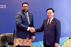 Chủ tịch Quốc hội Vương Đình Huệ tiếp Chủ tịch Quốc hội Vương quốc Tonga