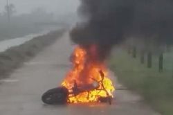 Cháy xe điện cực nguy hiểm, xử lý thế nào để dập được lửa?