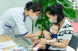 Để phòng bạch hầu, tiêm vaccine là biện pháp hiệu quả nhất