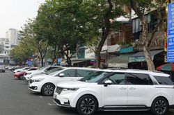Dự kiến thu phí sử dụng lòng đường, hè phố tại TPHCM từ đầu năm 2024