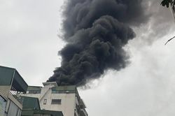 Hà Nội: Cháy nhà cao tầng ở quận Thanh Xuân