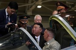 Ông Kim Jong Un 'ấn tượng sâu sắc' về ngành sản xuất máy bay của Nga