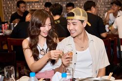 Thanh Sơn – Khả Ngân lại bị soi chi tiết phim giả tình thật, lần này khó chối