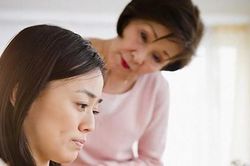 Mẹ bạn trai mong tôi về làm dâu nhưng không muốn bỏ tiền trả nợ giúp tôi