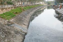Nguồn nước suy kiệt, ô nhiễm gia tăng