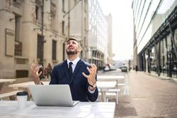Tử vi 12 cung hoàng đạo ngày 17/9: Ma Kết tình cảm không như ý