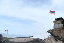 Armenia hy vọng sớm 'ngưng tiếng súng', thảo luận với Nga về tổ chức này