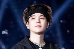Thành viên thứ 3 của BTS lên đường nhập ngũ