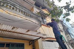 Đừng bỏ mặc khách hàng 'sau công tơ'