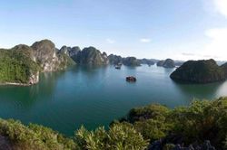 Vịnh Hạ Long và Quần đảo Cát Bà là Di sản thế giới