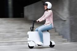 Clip: Xe điện gấp gọn của Honda ra mắt