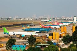 Vé máy bay mở bán sớm phục vụ Tết Nguyên đán 2024 có giá bao nhiêu?