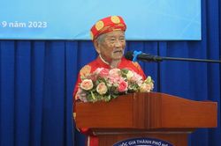 Sử gia 103 tuổi giành Giải thưởng Trần Văn Giàu