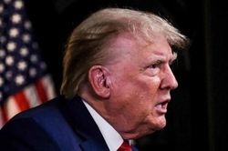Ông Trump lên tiếng về vụ bạo loạn, nói Ukraine có cách tránh xung đột