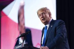 Cựu Tổng thống Trump: Nhiều người mong đợi Kiev từ bỏ Crimea để đổi lấy hòa bình