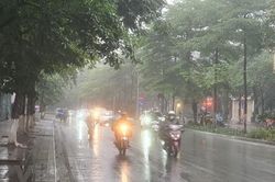 Trung Bộ và Nam Bộ có mưa lớn cục bộ, nguy cơ xảy ra ngập úng