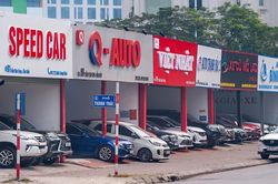 Khó khăn 'bủa vây' thị trường ô tô cũ