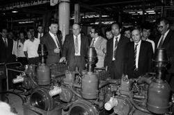 1976 - 1985: Sản xuất công nghiệp chia thành 2 giai đoạn rõ rệt