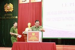 Công an TP Hà Nội quyên góp ủng hộ gia đình các nạn nhân trong vụ cháy chung cư mini