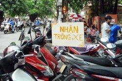 HĐND TP HCM thông qua nghị quyết, thu phí sử dụng lòng đường, hè phố đầu năm 2024