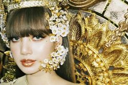 Cổ phiếu của YG Entertainment tiếp tục suy giảm vì Lisa Blackpink