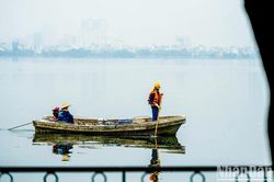 Xác định nguyên nhân sơ bộ hiện tượng cá chết tại hồ Tây