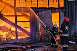 Nhiều vùng Ukraine bị tấn công, G7 kêu gọi Trung Quốc gây sức ép với Nga