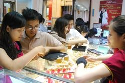 Hai thương hiệu vàng trong nước và tỷ giá trung tâm tiếp tục tăng