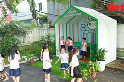 Ngắm 'Nhà phân loại rác thân thiện' đầu tiên ở Hà Nội phát huy hiệu quả