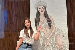 Huyền Lizzie thể hiện sự 'chịu chơi', tự thưởng tranh chân dung cầu kỳ