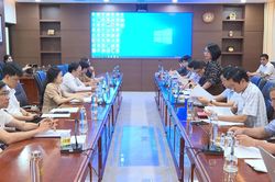 Thẩm tra các nội dung lĩnh vực kinh tế - ngân sách