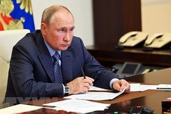 Tổng thống Nga Putin ký sắc lệnh sử dụng 'hộ chiếu kỹ thuật số'