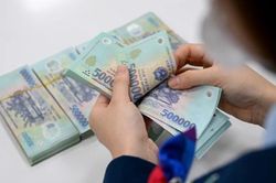 Không dễ vay vốn trả nợ ngân hàng khác