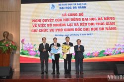 Đại học Đà Nẵng công bố Nghị quyết bổ nhiệm lại đối với hai Phó Giám đốc