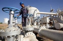 Giá dầu tăng do nguồn cung giảm