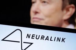 Neuralink của tỷ phú Musk bắt đầu thử nghiệm cấy ghép não cho bệnh nhân bị liệt