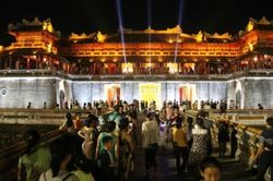 Huế mở cửa miễn phí Đại Nội về đêm để du khách tham quan Hội đèn lồng