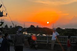 Người dân kể phút tiếp xúc nữ nghi phạm bắt cóc, sát hại bé gái 2 tuổi ở Hà Nội