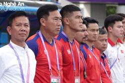HLV Hoàng Anh Tuấn không hài lòng dù tuyển Olympic Việt Nam thắng Mông Cổ trận ra quân