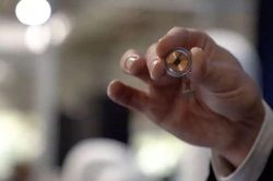 Công ty của tỷ phú Elon Musk chuẩn bị thử nghiệm chip cấy ghép não người đầu tiên