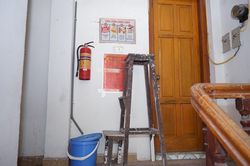 Vội vàng mua thiết bị chống cháy, các nhà trọ đã đủ sức phòng 'giặc lửa'?
