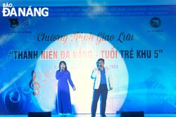 Giao lưu văn nghệ giữa thanh niên thành phố và tuổi trẻ Quân khu 5