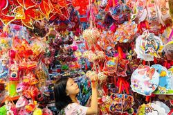 Thị trường lồng đèn trung thu ở Nha Trang: Mẫu mã đa dạng, giá ổn định