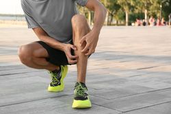 Tại sao nhiều người bị ngứa chân khi chạy bộ?
