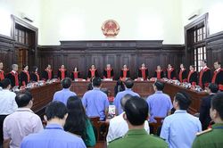 Cần làm rõ nội hàm 'bắt thẩm phán phải báo cáo hoặc thông báo'